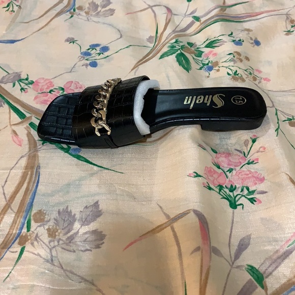 *Host Pick* NIB Black Croco Chain Sandals - Picture 3 of 5